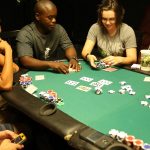 Как правильно играть в покер: советы для начинающих